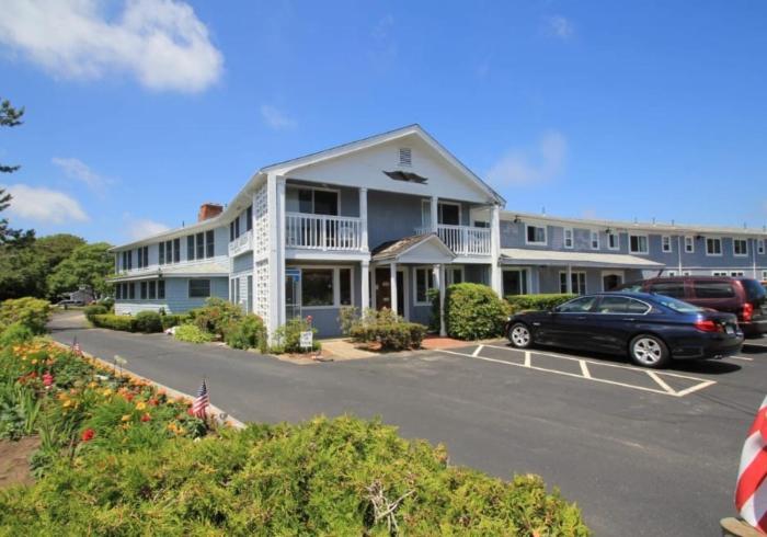 Village Green Motel Yarmouth Port Buitenkant foto